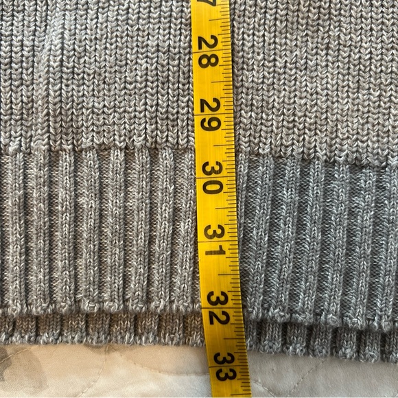 Kenneth Cole Reaction LG Sweater Heather Gray Faux epaulets Mock Neck 1/4 Zip EC - Picture 7 of 8